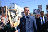 Михаил Дегтярев присоединился к акции «Бессмертный полк» в Хабаровске